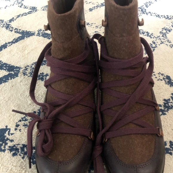 Merrell Women's Brown and Purple Boots - Picture 3 of 4